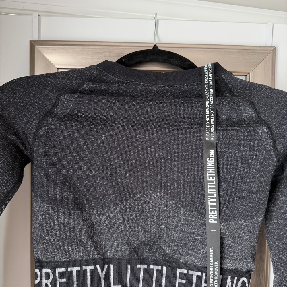 PrettyLittleThing Charcoal Black Seamless Long Sleeve Crop Top
